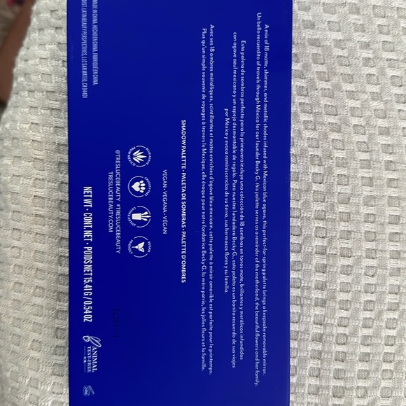 Treslucebeauty Eyeshadow Pallet - Picture 4 of 4